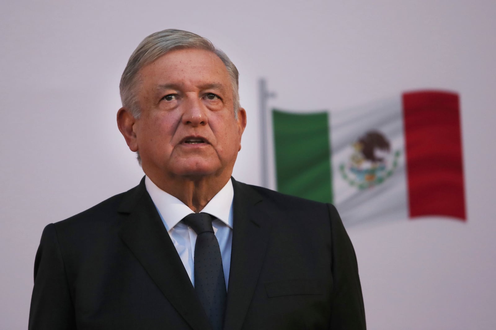 El presidente mexicano Andrés Manuel López Obrador encabeza la ceremonia con motivo del segundo aniversario de su llegada a la Presidencia del país, en Palacio Nacional en Ciudad de México. Foto: AP Foto/Marco Ugarte