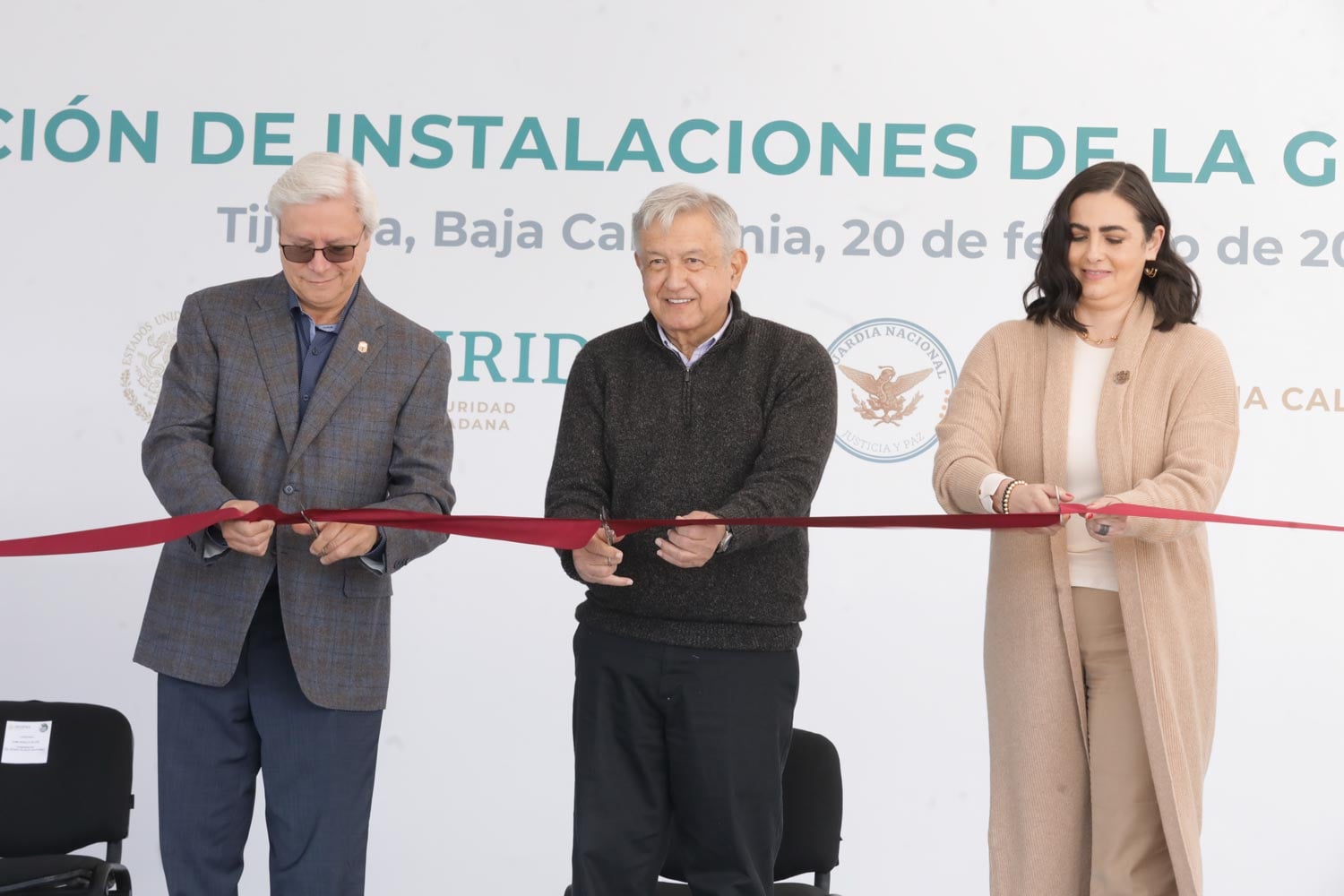 Este es el 3er corte de listón al local donde está el cuartel de la Guarida Nacional de Tijuana. Foto presidencia de México.